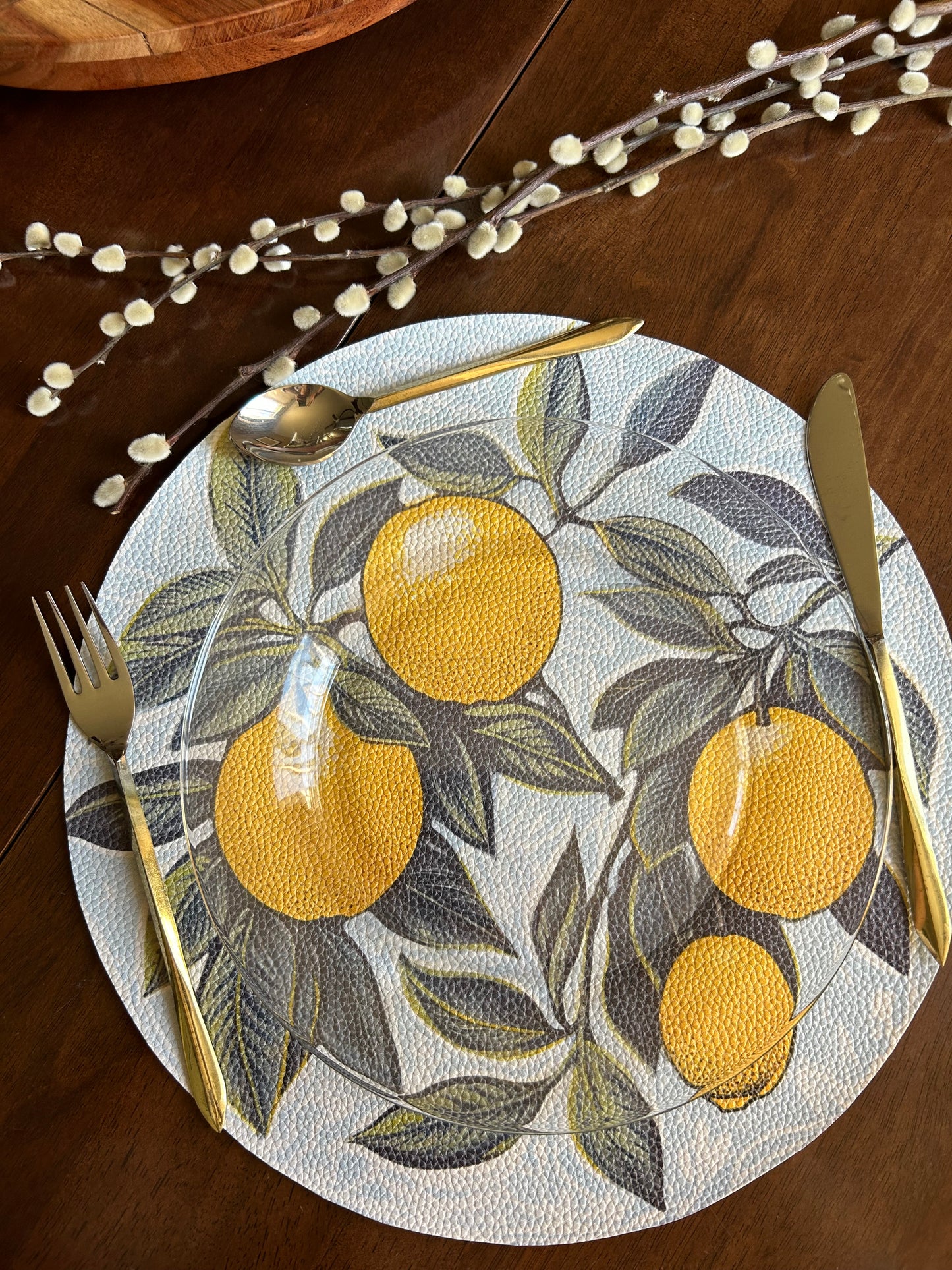 Limones fondo azul