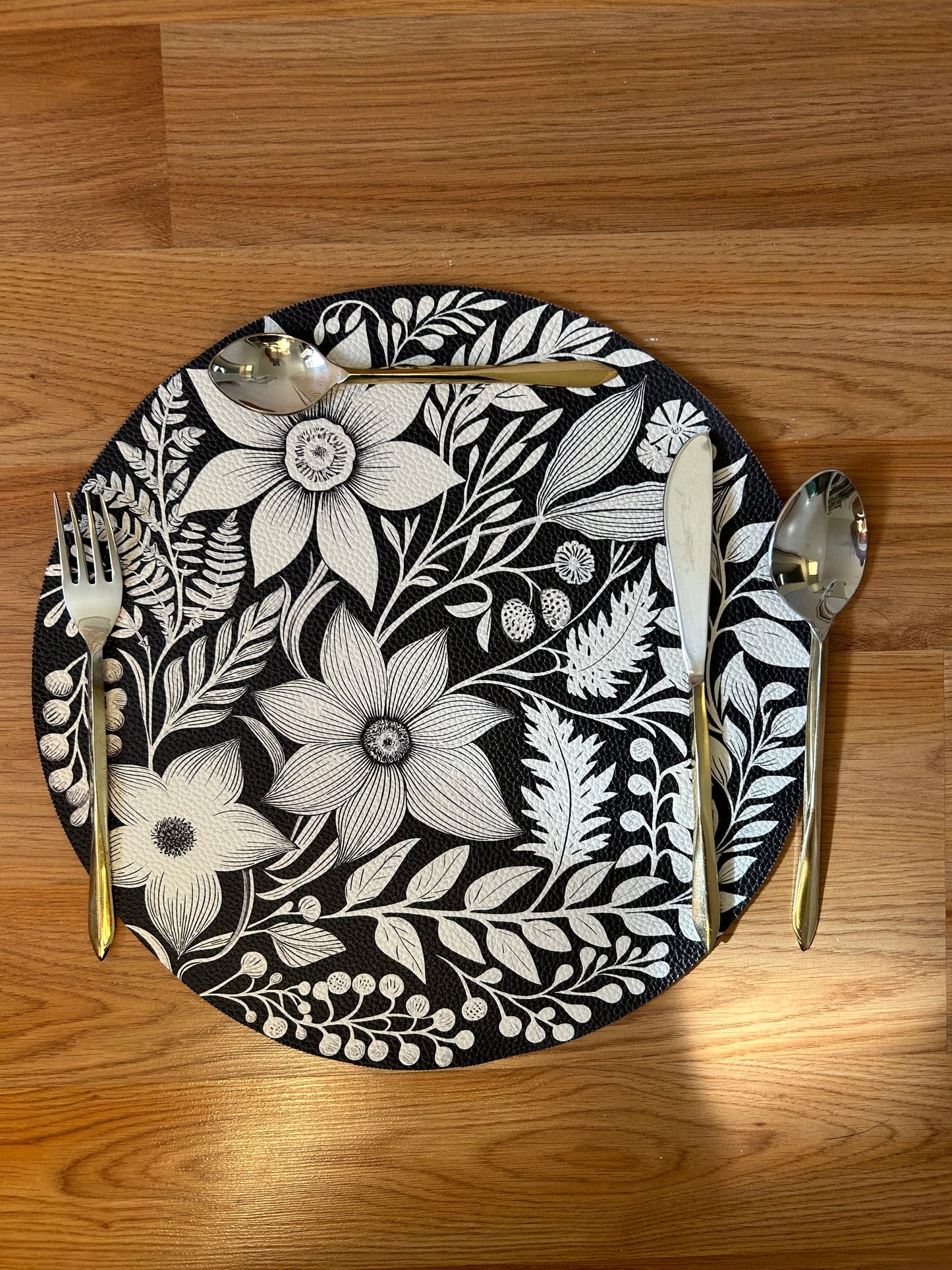 Floral blanco y negro